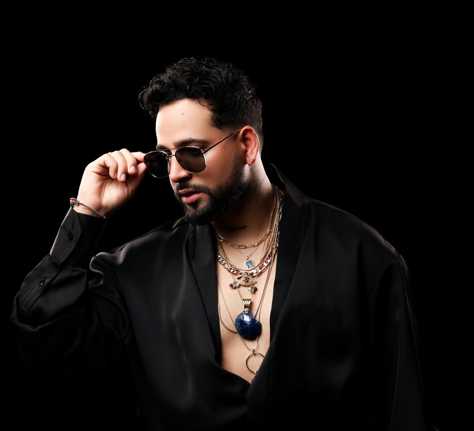 El salsero venezolano Lemar presenta su mas reciente lanzamiento musical Para Siempre scaled e1768592876215