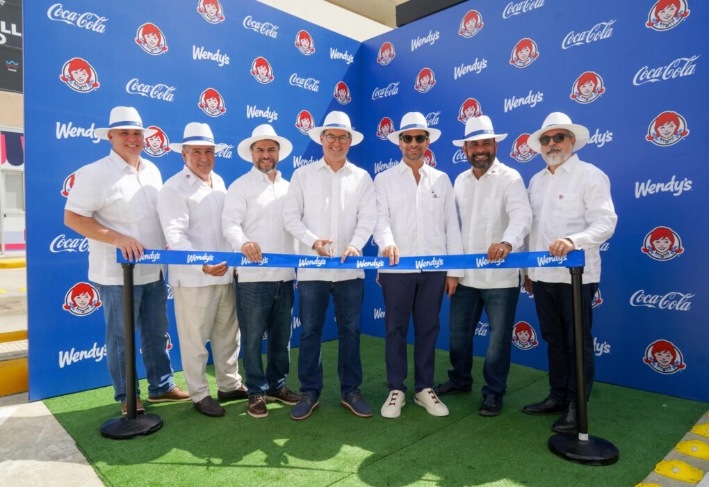 Foto principal. Mitchell Aguilera Sebastian Ramallo Ariel Sanchez Fred Oscar Imbert Frank Elias Rainieri Osiris Pimentel y Etienne Sanchez