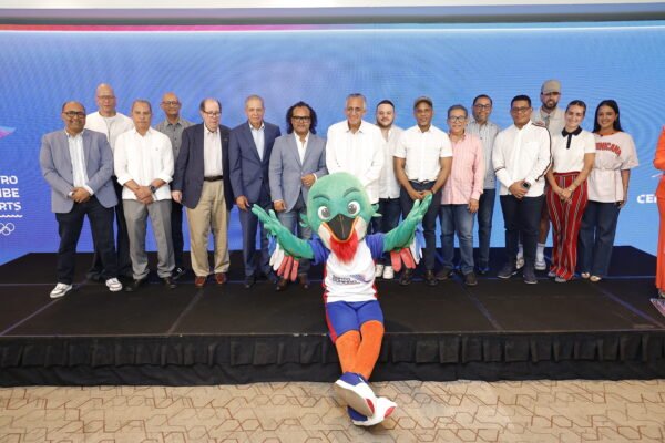 Parte del equipo de produccion de inauguracion JC 2