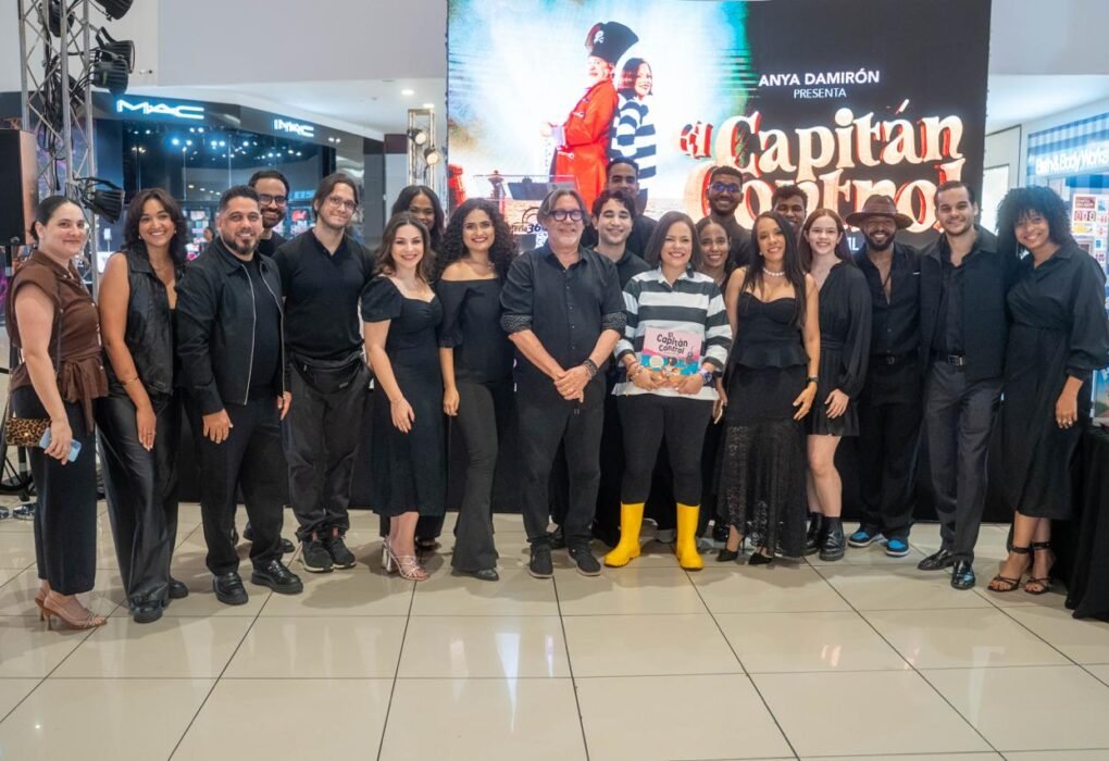 Actores y directores del musical El Capitan Control