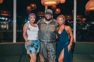Artistas celebran el logro de Island