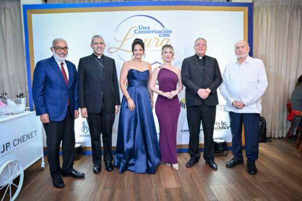 Principal Persio Maldonado Monsenor Carlos Tomas Morel Laura Jacquez Caminero Ivanna Gavrilovic Monsenor Amable Duran Tineo y Enzo Bonarelli