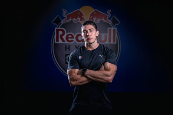 El coach y atleta dominicano Victor Gomez hizo historia al convertirse en el primer dominicano seleccionado entre 60 coaches de diferentes partes del mundo para participar en el Red Bull HYROX